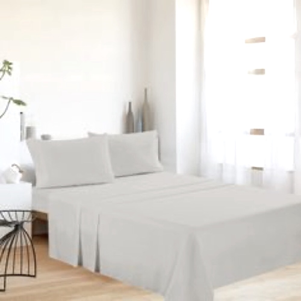 Love’s Cabin 4 piece Sheet Set White New! Queen size